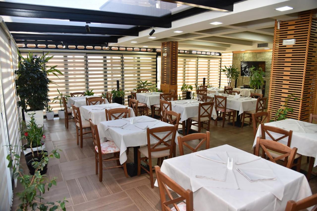 Hotel Imperiale Durres Bagian luar foto