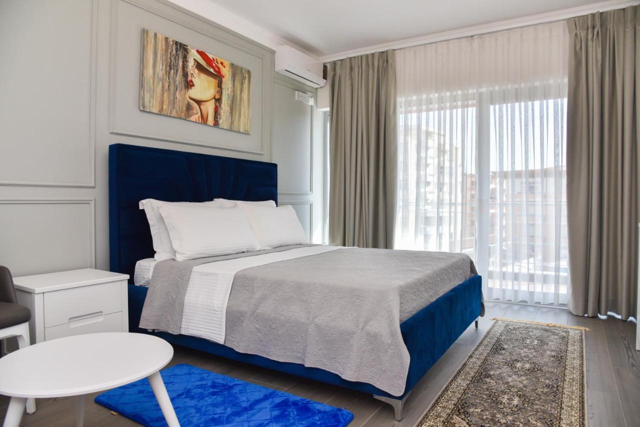 Hotel Imperiale Durres Bagian luar foto