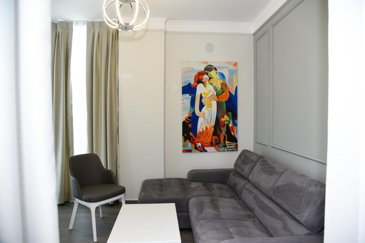 Hotel Imperiale Durres Bagian luar foto