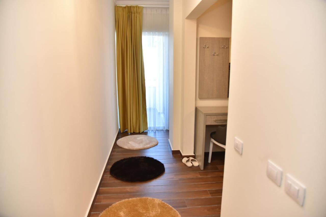 Hotel Imperiale Durres Bagian luar foto