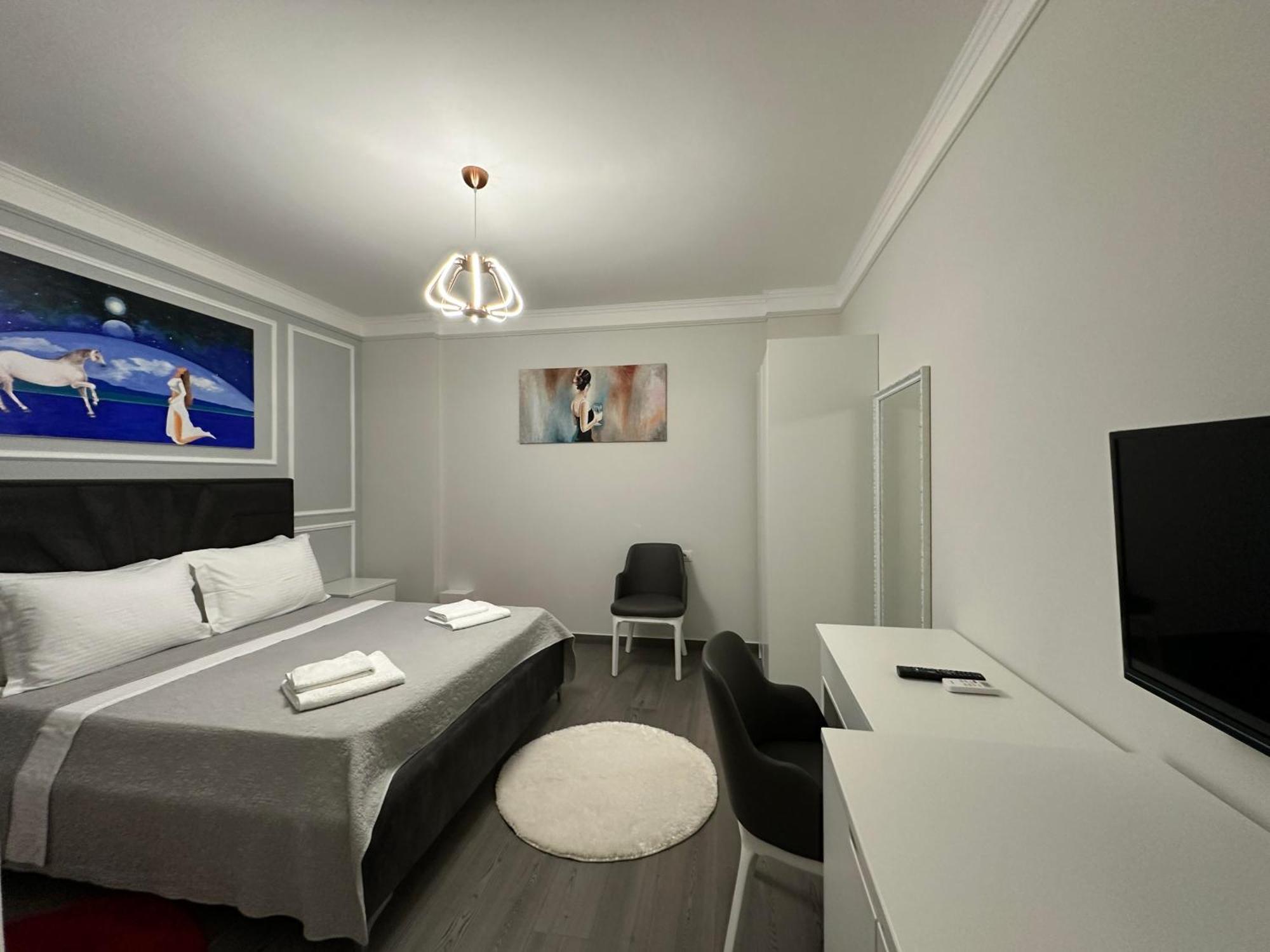Hotel Imperiale Durres Bagian luar foto